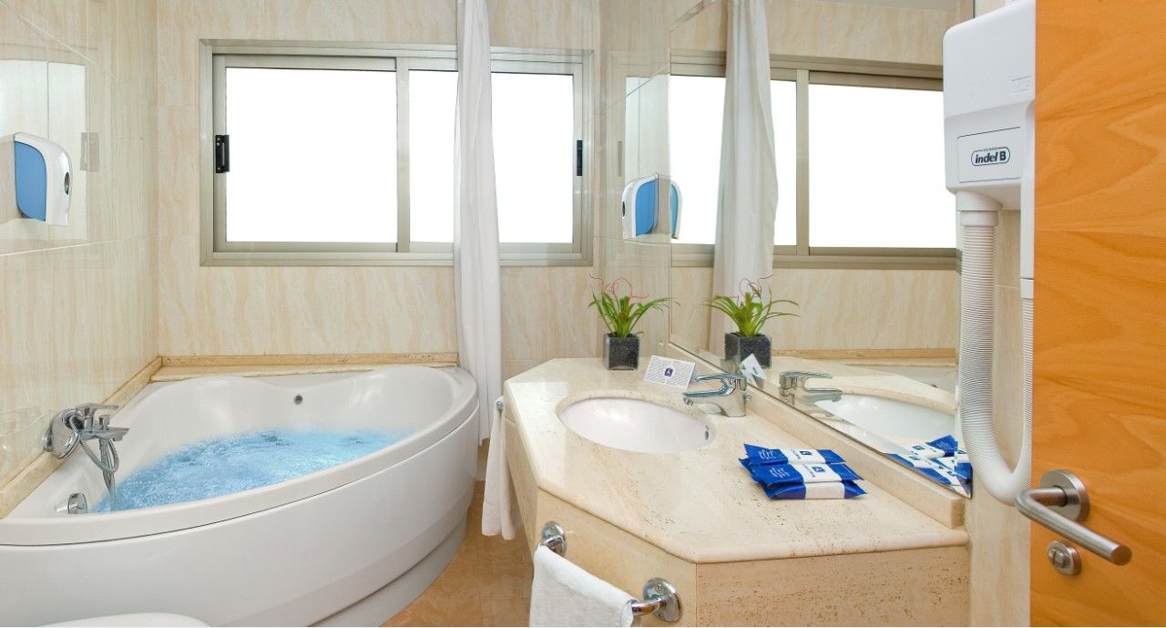 Hotel Rh Gijon & Spa Гандия Экстерьер фото